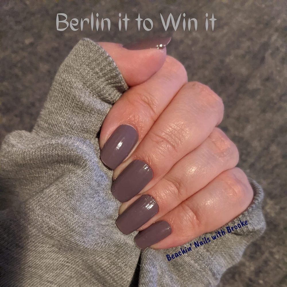 Berlin to win it Color Street Nails
